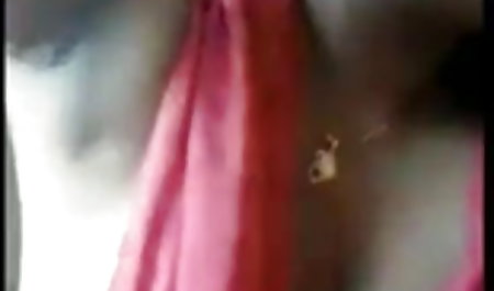 युवा हिंदी फिल्म की सेक्सी फूहड़ के साथ कठिन गले blowjob