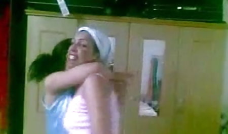 बूढ़े दादा ने सेक्सी ब्लौंडी के लाल अधोवस्त्र पर उंगली सेक्सी फिल्म हिंदी में वीडियो की और उसे कमबख्त