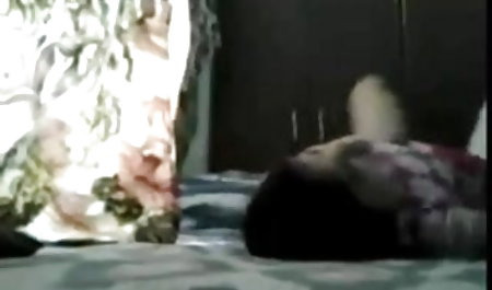 यार एक रेडहेड कुतिया को चोदता है और उसे सेक्सी में इंग्लिश पिक्चर गुदा मैथुन का आदी बनाता है