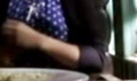शतरंज की रानी एक सेक्सी पिक्चर दे मोटा मुर्गा चूसती है