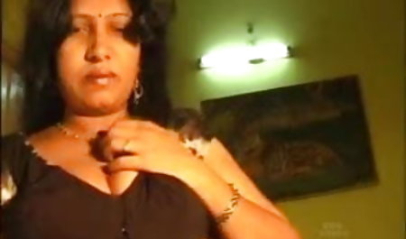 एक लड़का एक अतुल्य प्रेमी को सेक्सी पिक्चर वीडियो हिंदी एक बड़ा डिक दिखाता है
