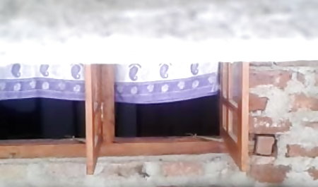 एक वेश्या प्रकृति के लिए एक श्यामला दोस्त बफ फिल्म सेक्सी ले लिया और उसकी मोटी योनी में गड़बड़ कर दिया