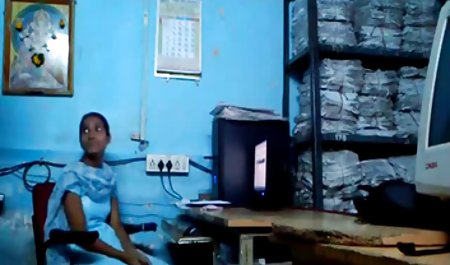 सेक्सी इंग्लिश मूवी सेक्सी मूवी श्यामला Mea Melone हार्ड डबल प्रवेश के साथ पागल हो जाता है