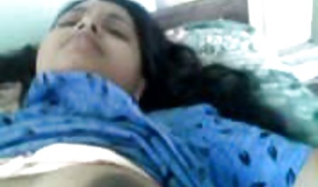 श्यामला बहुत धीरे से उसकी कुतिया की चूत चाटता है सेक्सी मूवी कॉमेडी