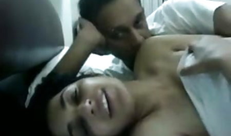 युवा लड़की उसके छेद मोटी dildos के सेक्सी मूवी कॉमेडी साथ घुसा दिया