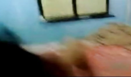 एक दास डर के मारे किसी कोने में छिप गया, मारियाना उसे ढूंढ रही है, गुदा रानी, ​​उसे मूवी सेक्सी वीडियो ढूंढते हुए, वह उसे कोड़े से मारती है, स्ट्रैपॉन उसके मुंह और गधे को चोदता है, और अंत में उसे उसकी उत्तेजित बिल्ली को चाटता है