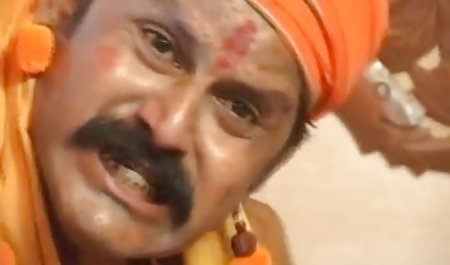 परिपक्व सेक्सी गोरा हिंदी सेक्सी वीडियो मूवी एक मोटी डिक के तहत उसे गुदा फंसाया