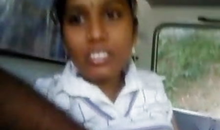 युवा हिंदी सेक्सी मूवी वीडियो में काली लड़की कार में एक सफेद डिक बेकार है