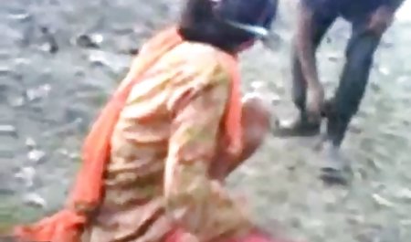 बड़े स्तन के साथ परिपक्व समलैंगिक हिंदी पिक्चर में सेक्सी एक युवा श्यामला बहकाया