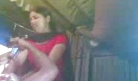 गलियारे फुल सेक्स फिल्म में दो साइकिलों का नेतृत्व किया गया था, जहाँ स्थायी सदस्यों के साथ पुरुष उनकी प्रतीक्षा कर रहे थे।