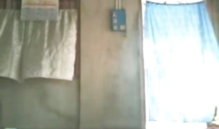 प्यारा सेक्सी फुल मूवी वीडियो में समलैंगिक लिली ने प्रशिक्षण के बाद युवा ओलिविया को बहकाया
