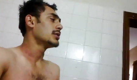 बच्चे ने पहले बालकनी में पोर्च में एक डिक को चूसा, फिर अपार्टमेंट में, बच्चे को गुडियों हॉलीवुड सेक्सी फिल्म हिंदी में से दूर करना मुश्किल था