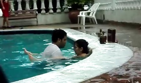 बर्खास्तगी के सनी लियोन के सेक्सी वीडियो फिल्म साथ उसे धमकी देते हुए, वह उसे पूर्ववत् करने का आदेश देता है, इसे शुरू करता है, और फिर एक blowjob देता है, जिसके बाद आदमी को बाकी दिन काम करने के लिए नहीं मिल सकता है