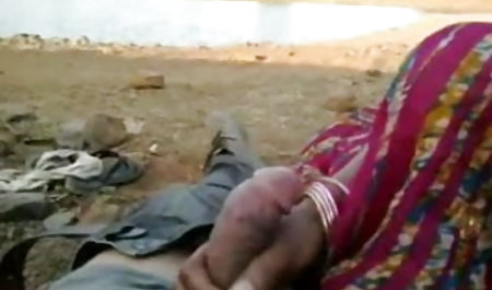 सुनहरे बालों वाली मेलिसा अपने पति इंग्लिश पिक्चर हिंदी में सेक्सी के सामने बड़े लंड के साथ दो अश्वेतों द्वारा गड़बड़ हो जाती है