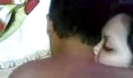 दोस्त ने फर्श पर बाथरूम में एक रेडहेड सेक्स मूवी भेजो कुतिया की चुदाई की
