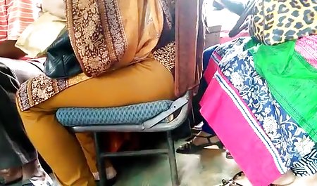 युवा आदमी एक परिपक्व, विकृत जोड़े के वीडियो सेक्सी वीडियो फिल्म साथ यौन संबंध रखता है
