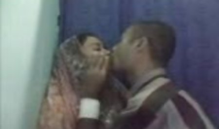मेलानी मुनरो और विक्टोरिया लॉसन एक डिक पर बैठे फिल्म फुल सेक्सी मुड़ते हैं