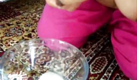 दो परिपक्व कुतिया ने युवा छात्र को नशे में पकड़ लिया, और वहीं बिस्तर पर, इन सेक्सी मूवी वीडियो हिंदी में दो गंदी गालियों ने कड़ी मेहनत की, इस युवा महिला को