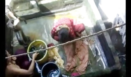 कबूतर के साथ युवा सेक्सी मूवी फिल्म श्यामला dildo के साथ खेलता है और उसे बिल्ली fucks