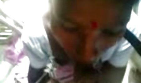 टट्टू के साथ श्यामला सेक्सी मूवी देखने की गधे में बकवास करने के लिए प्यार करता है