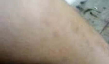 सुंदर कुतिया वीडियो फिल्म सेक्सी हिंदी में विशाल लंड निगलती है