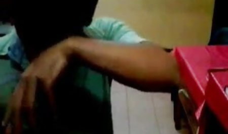 गोरा बफ फिल्म सेक्सी एलिसिया रोड्स ने कार्यालय में एक स्ट्रिपर का आदेश दिया और एक त्रिगुट की व्यवस्था की