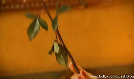 सेल्युलाईट गधे के साथ सुंदर गोरा एक दाढ़ी वाले आदमी द्वारा गड़बड़ हो जाता रानी सेक्सी फिल्म है