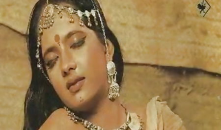 बस्ट सौतेली माँ ने सौतेले बेटे को सज़ा दी और उसे और उसकी प्रेमिका को सेक्सी दिखाइए पिक्चर चोदा