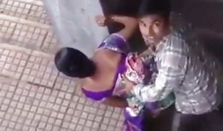 मेरी प्रेमिका ने मेरे डिक को फिल्म चाहिए सेक्सी चूसा और कैमरे पर विलाप किया