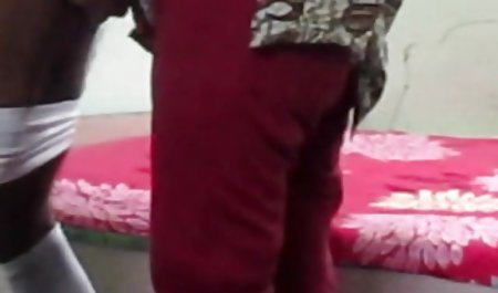 उसके सिर पर कर्लर्स के साथ सेक्सी कुतिया तंग गुदा सेक्सी मूवी यूट्यूब पर में रसोई में गड़बड़ हो जाती है