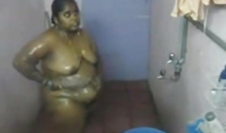 बच्चे गुलाबी डिल्डो सेक्सी फिल्में देखने वाली के साथ खेलते हैं