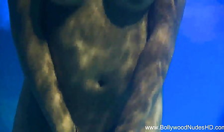 कुतिया वैलेरी वोक्स अपने प्रेमी की सेक्सी फिल्म हद गेंदों को चाटती है