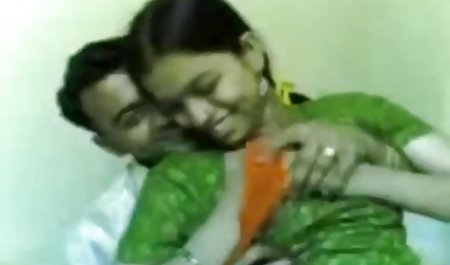 क्यूट हिंदी में सेक्सी पिक्चर दिखाइए ट्यूटर अपने बड़े डिक के साथ एक युवा छात्र को चोदता है