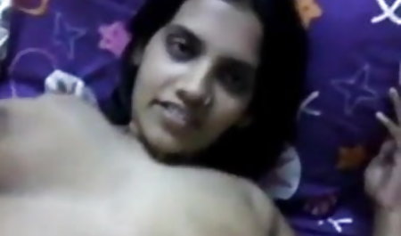 विशाल स्तन के साथ गर्म कुतिया सेक्सी मूवी वीडियो सेक्सी मूवी एक युवा मेजबान द्वारा गड़बड़ हो जाता है