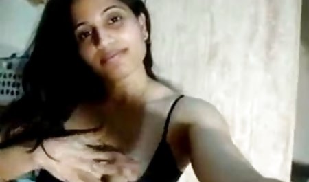 दोस्त ने समुद्र तट पर अपनी लड़की को उतार दिया सेक्सी बीएफ भोजपुरी फिल्म और कमरे में लाया