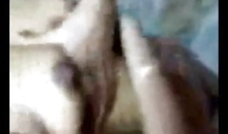 सेक्सी श्यामला उसके प्रेमी के सेक्सी फिल्म देना डिक बेकार है